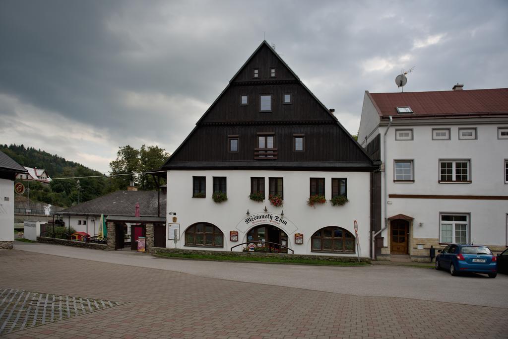Penzion Mestansky Dum Svoboda nad Upou Exterior photo